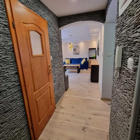 Fany 瓦乌布日赫